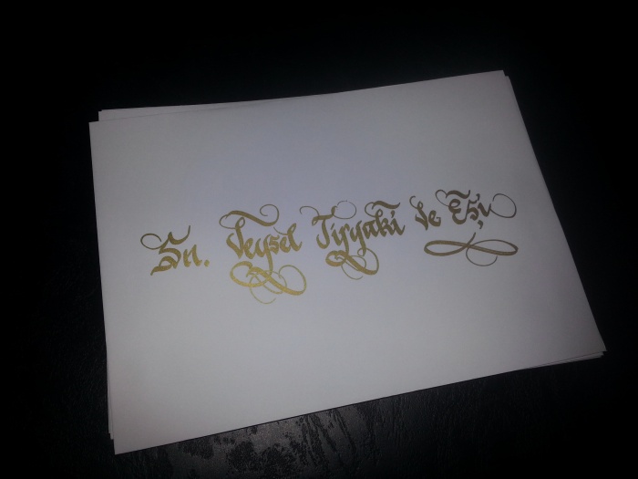 kaligrafi güzel yazı ile davetiye zarfı üzerine isim yazdırma